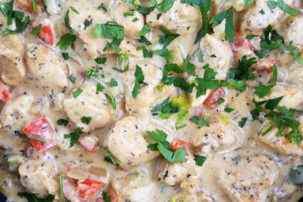 Kurczak w sosie śmietanowo - paprykowym / Chicken in Creamy Red Bell Pepper Sauce