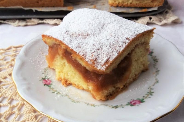 Jabłecznik ucierany z musem jabłkowym / Polish Apple Cake