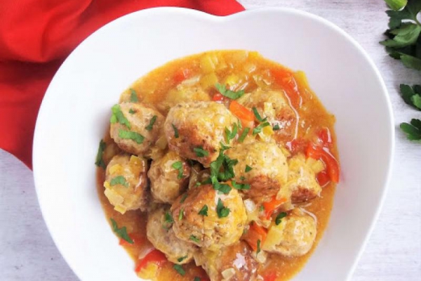 Pulpety w sosie z papryką i porem / Meatballs with Leeks and Bell Pepper