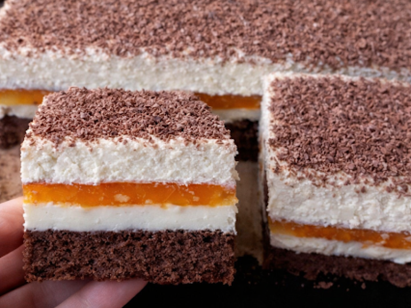 Ciasto Promyczek z budyniem i dżemem