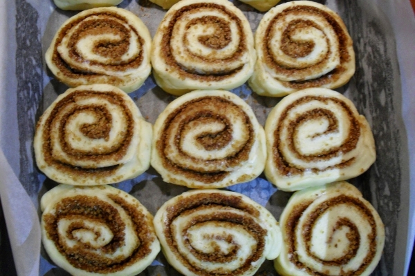 Cynamonowe bułeczki (cinnamon rolls)