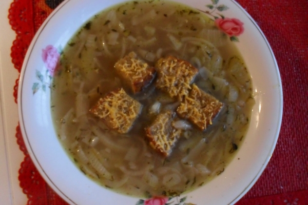 zupa cebulowa i ziemniaczane krokieciki
