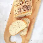 Chleb mleczny z ziarnami