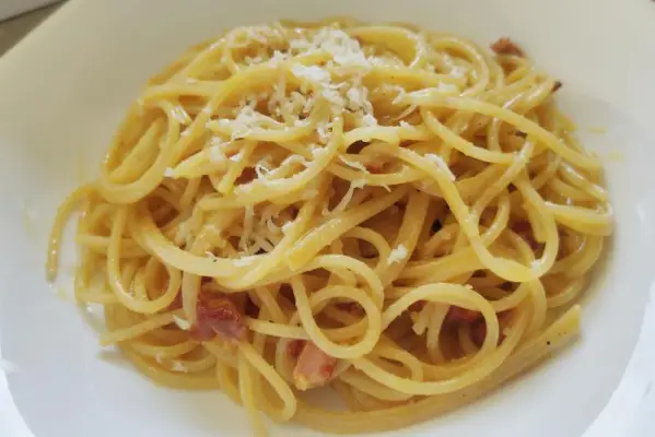 Spaghetti carbonara (bez śmietany)