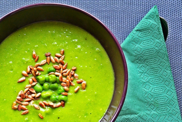 Kremowa zupa z zielonego groszku