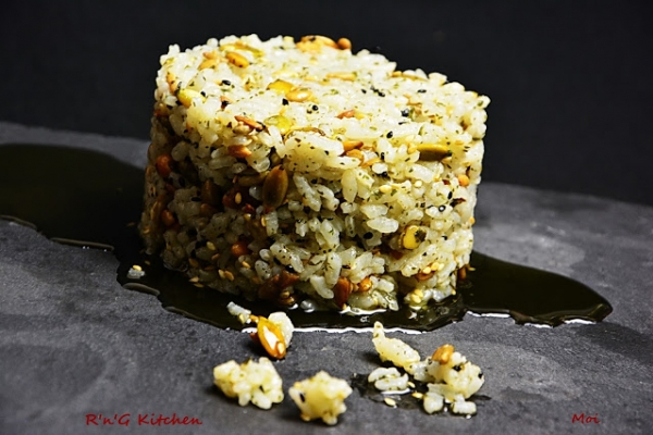 Ryż  z nasionami i olejem rydzowym