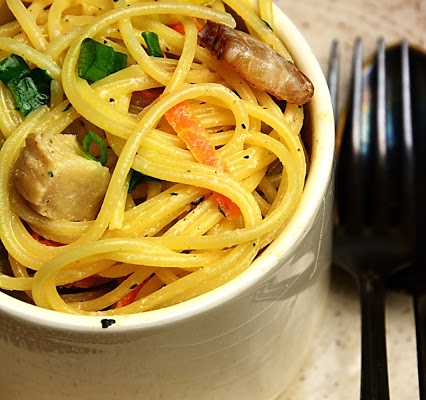 Spaghetti z boczniakami w kozim sosie