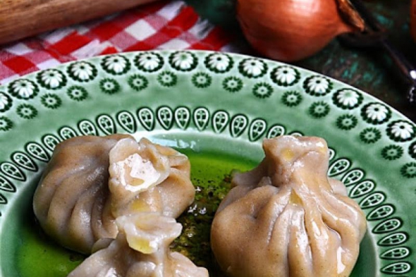 Chinkali z łososiowym tatarem