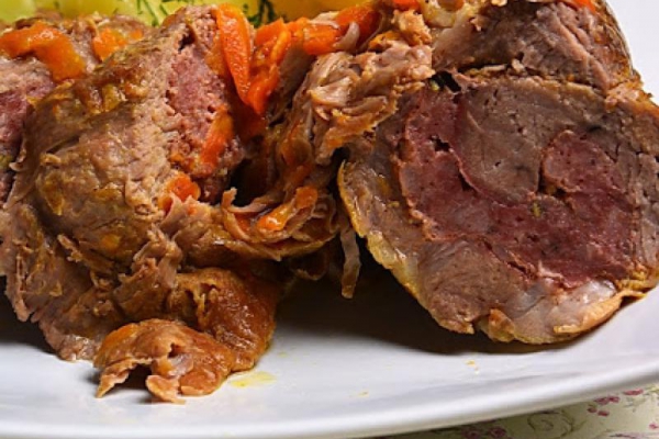 Roladki z karkówki i metki cebulowej