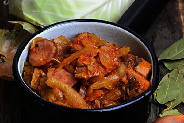 Bigos z białej kapusty
