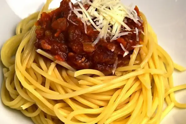 Spaghetti a’la bolognese (bezmięsne)