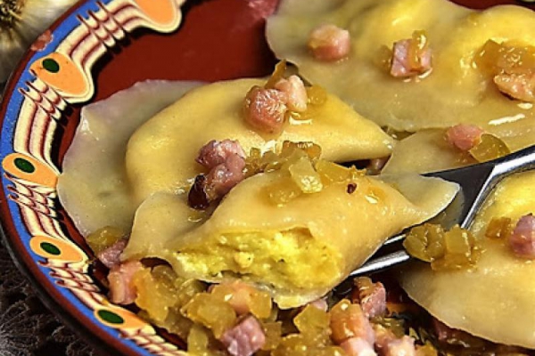 Pierogi ruskie z serem wędzonym