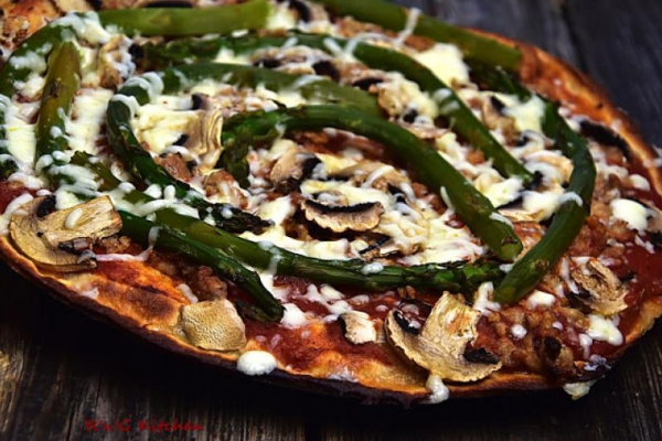Pizza ze szparagami