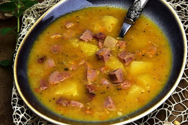 Zupa z czerwonej soczewicy na gęsto
