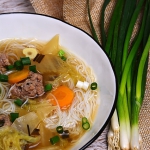 Orientalna zupa z...
