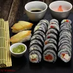 Futo maki i nigri sushi