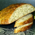 Zielony chleb cukiniowy