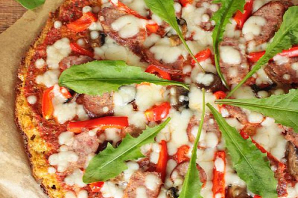 pizza na spodzie z kalafiora