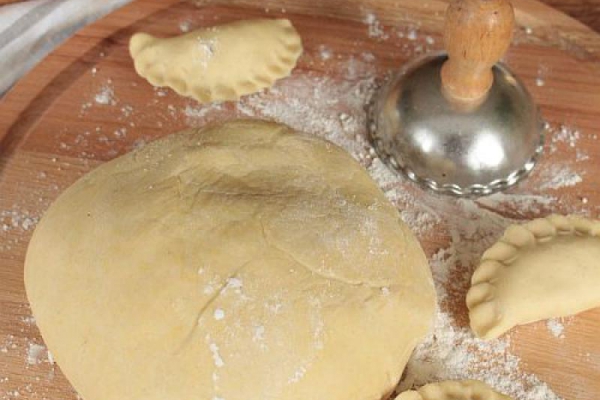 przepis na ciasto na pierogi