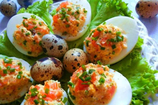 Jaja faszerowane Pastą z Łososia Wędzonego