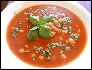 Zupa krem z pomidorów z ciecierzycą