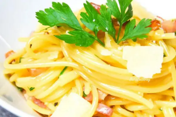 Prawdziwe włoskie spaghetti alla carbonara