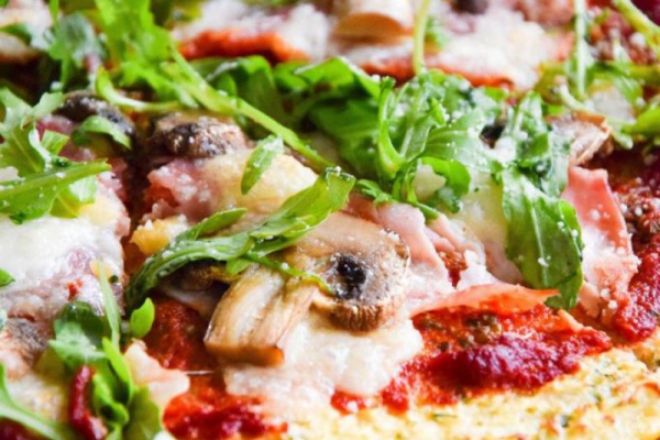 Najlepsza pizza na spodzie z kalafiora FIT