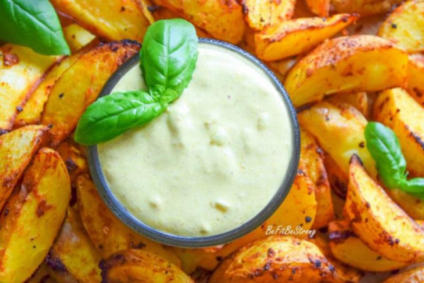 Pieczone ziemniaki – półksiężyce z ziemniaków z sosem curry