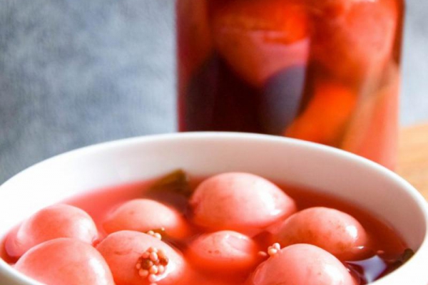 Kiszone rzodkiewki i czosnek o aromacie limonki