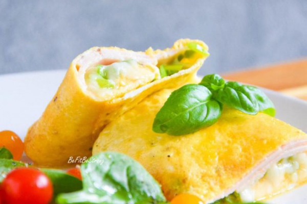 Omlet francuski z serem i szynką