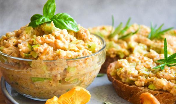 Kurkowa pasta śniadaniowa – pasta z kurek