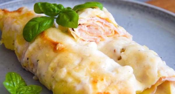 Cannelloni z szynką i serem pod beszamelem