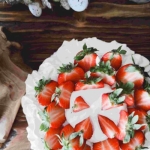 Prosty tort truskawkowy...