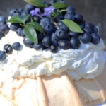 Pavlova z kremem kawowym...