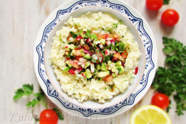Risotto z warzywną salsą