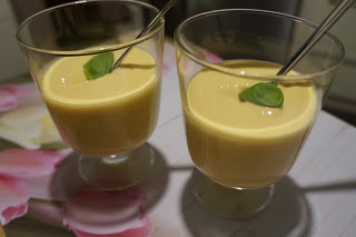 Deser jogurtowy z mango