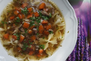 Rosół staropolski – bogata zupa rodem z Mazowsza