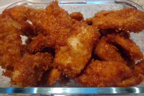 Nuggetsy – czyli mini kotleciki z kurczaka panierowane w płatkach kukurydzianych