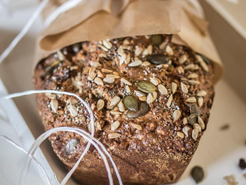 CHLEB Z NASION I ORZECHÓW