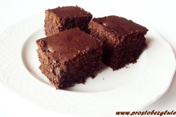 Ucierane ciasto  kakaowe z czekoladą  (bez glutenu)