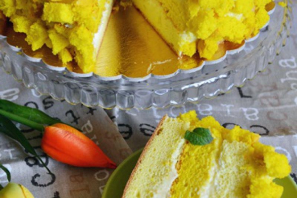 Tort Mimoza ( włoski torta mimosa)