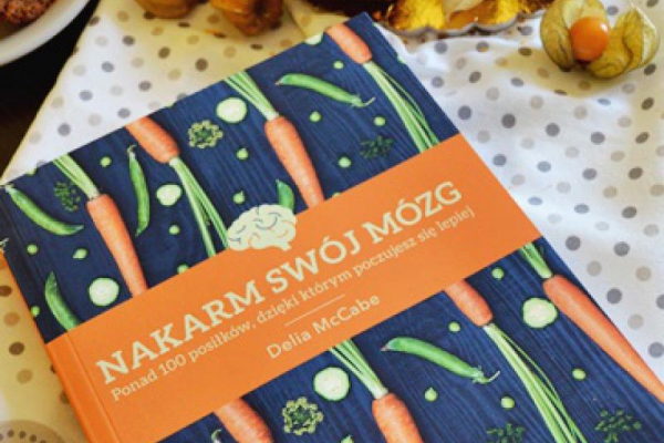 Nakarm swój mózg - recenzja książki. A także przepis na korzenną babkę z nutą pomarańczy.