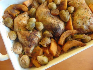 Udka  kurczaka pieczone z warzywami.