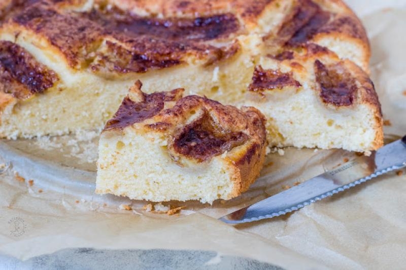 Ucierane Ciasto Z Bananami  I Cynamonową Posypką