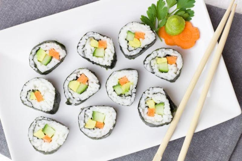 Jak zrobić domowe sushi? Przewodnik krok po kroku