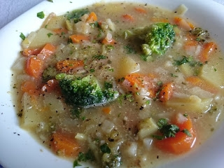 jesienna zupa jarzynowa z brokułem
