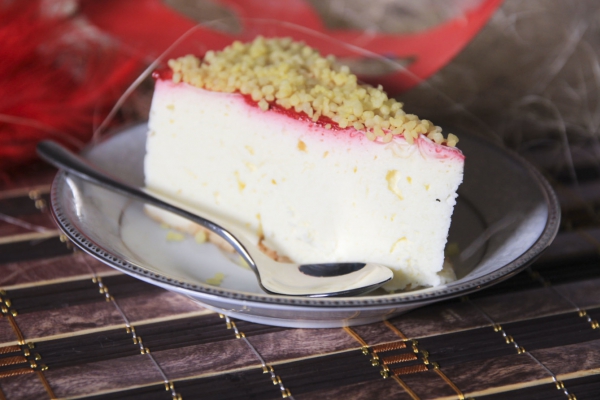 Sernik z mascarpone i serkami homogenizowanymi bez pieczenia