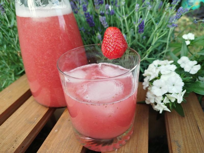 Lemoniada truskawkowa