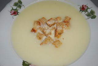 Zupa-krem z białych szparagów z parmezanem