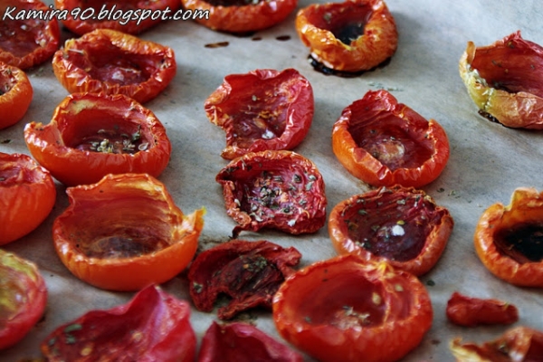 Suszone pomidory z bazylią i czosnkiem